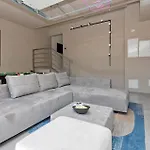 Luxurious In With Sauna מאקרסקה