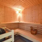 Luxurious In With Sauna בית נופש מאקרסקה