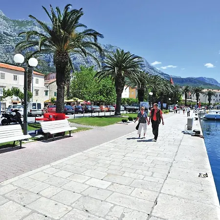 Holiday home Amazing In With Kitchen Makarska
