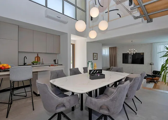 Stunning In With Sauna מאקרסקה