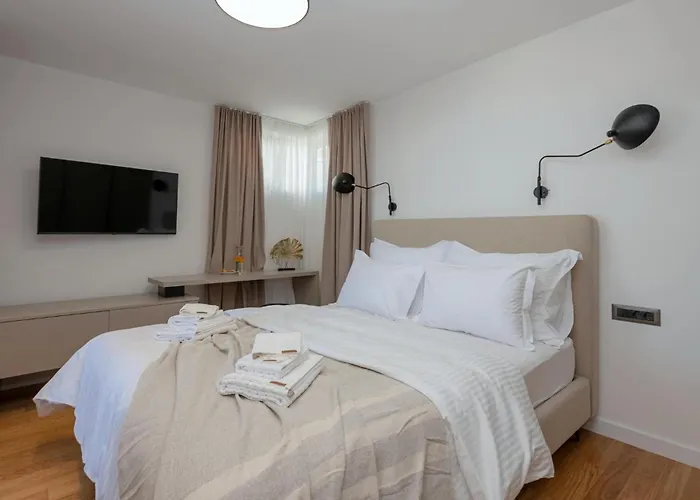 Stunning In With Sauna Makarska